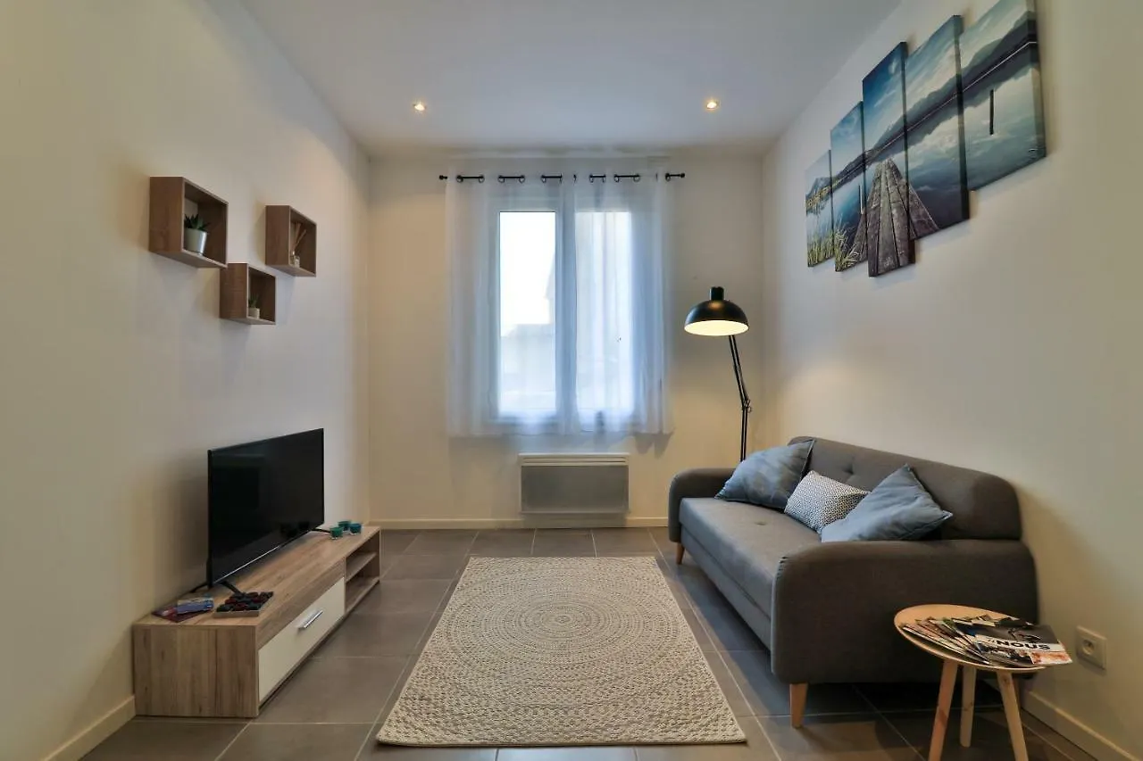 Entre Mer Et Montagne Apartment Ollioules 0*,  France